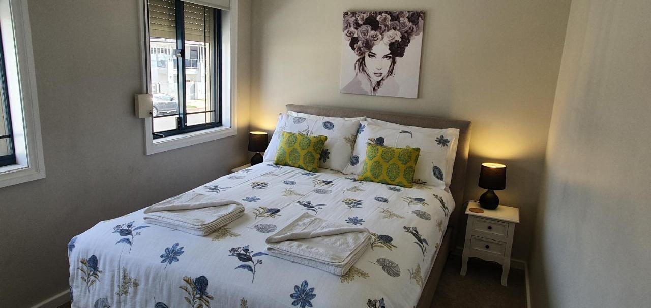 Palm Beach Manor Rockingham Ngoại thất bức ảnh