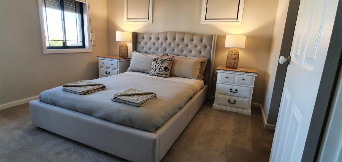 Palm Beach Manor Rockingham Ngoại thất bức ảnh