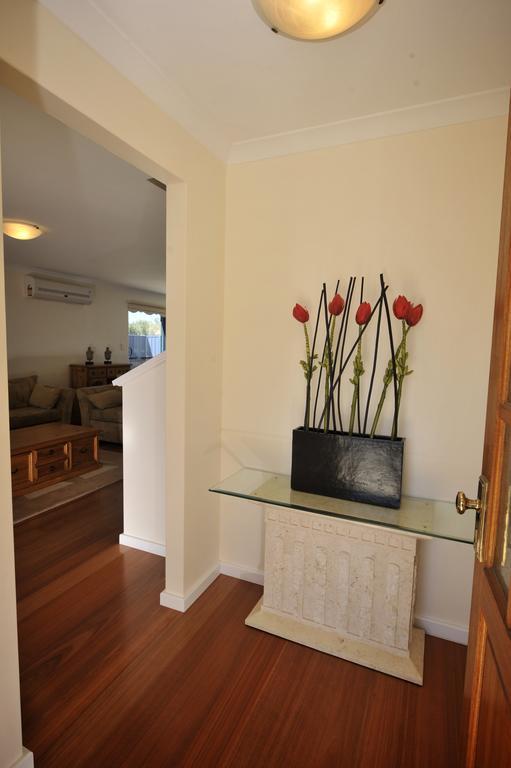 Palm Beach Manor Rockingham Ngoại thất bức ảnh